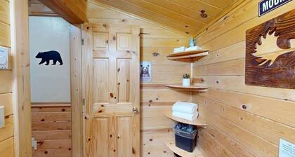 Bear Cave 1 Pet Friendly | Yellowstone 31 MI |