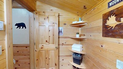 Bear Cave 1 | Pet Friendly | Yellowstone 31 MI