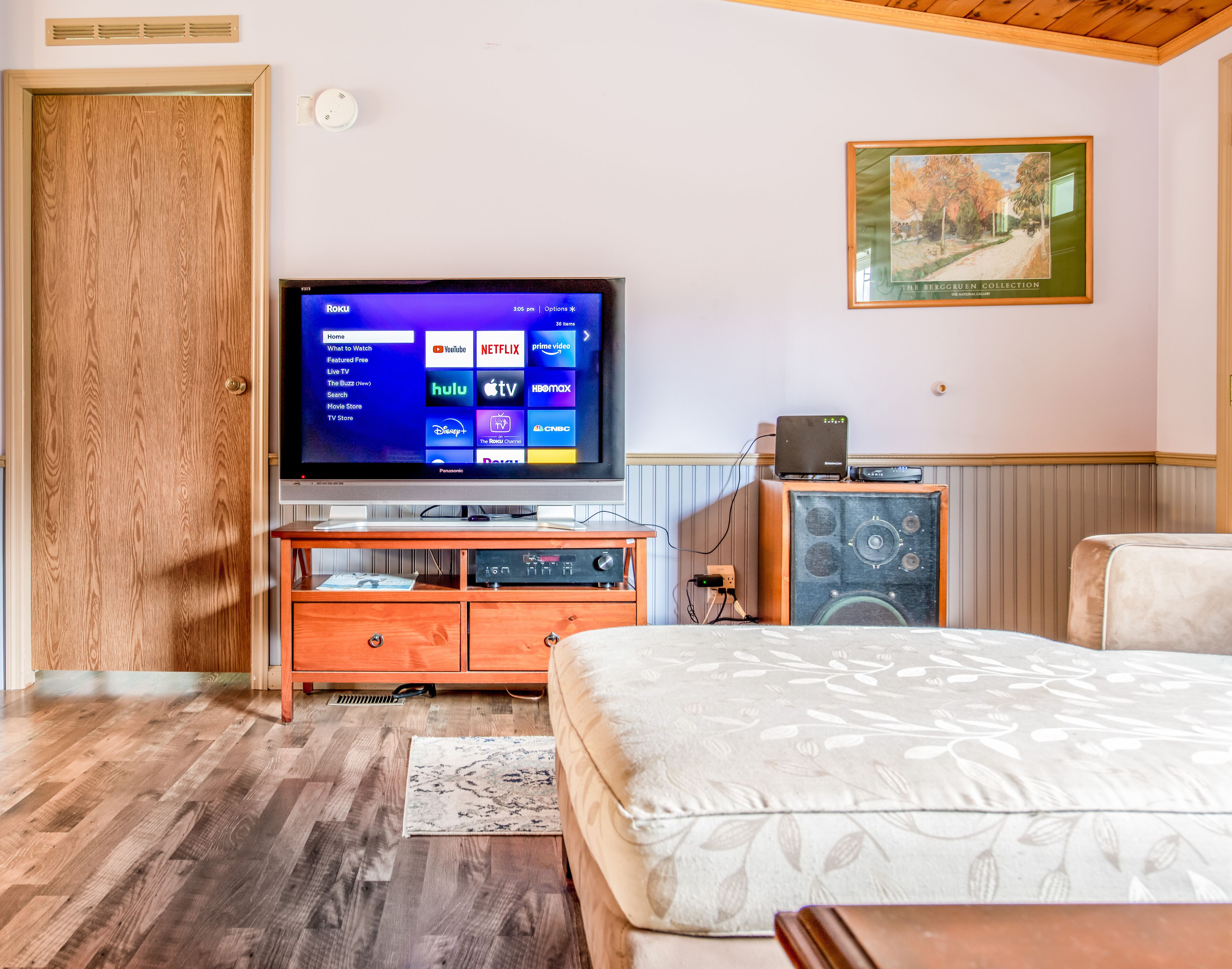 2 slaapkamers, een bureau, een strijkplank/strijkijzer, gratis wifi