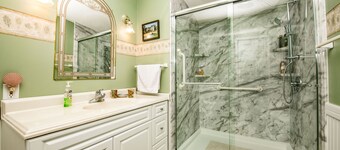 Upgraded! Perfect location seconds from Hunter Mtn! Incredible views! King bed!