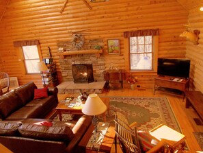 Smart TV, fireplace, Netflix, DVD player