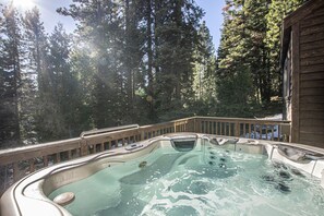 Bain à remous extérieur