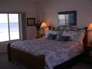 2 bedrooms, iron/ironing board, WiFi, bed sheets - Island House Beach Resort 5N (Siesta Key)