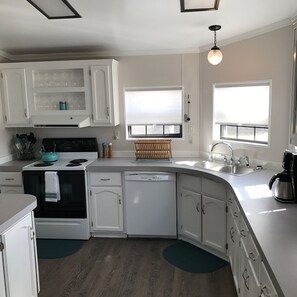 Frigorífic, microones, forn i placa de cuina