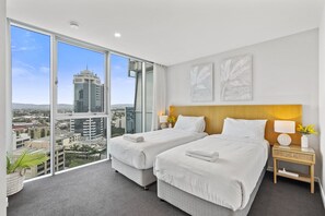3 bedrooms, iron/ironing board, Internet, bed sheets