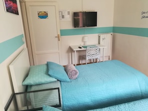 Chambre avec lits jumeaux | Literie de qualité supérieure, bureau, Wi-Fi gratuit