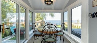 Luxury Lakehouse · 6BR · Private Sandy Beach · Hot Tub · Sunset View Lake Simcoe