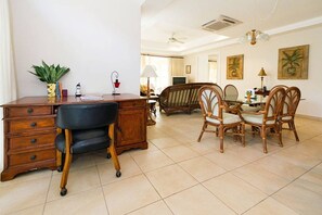 Interior - Mahi Mahi Suite, A Seaside Retreat that Sleeps Six on Grafton Beach (Black Rock, Grafton)
