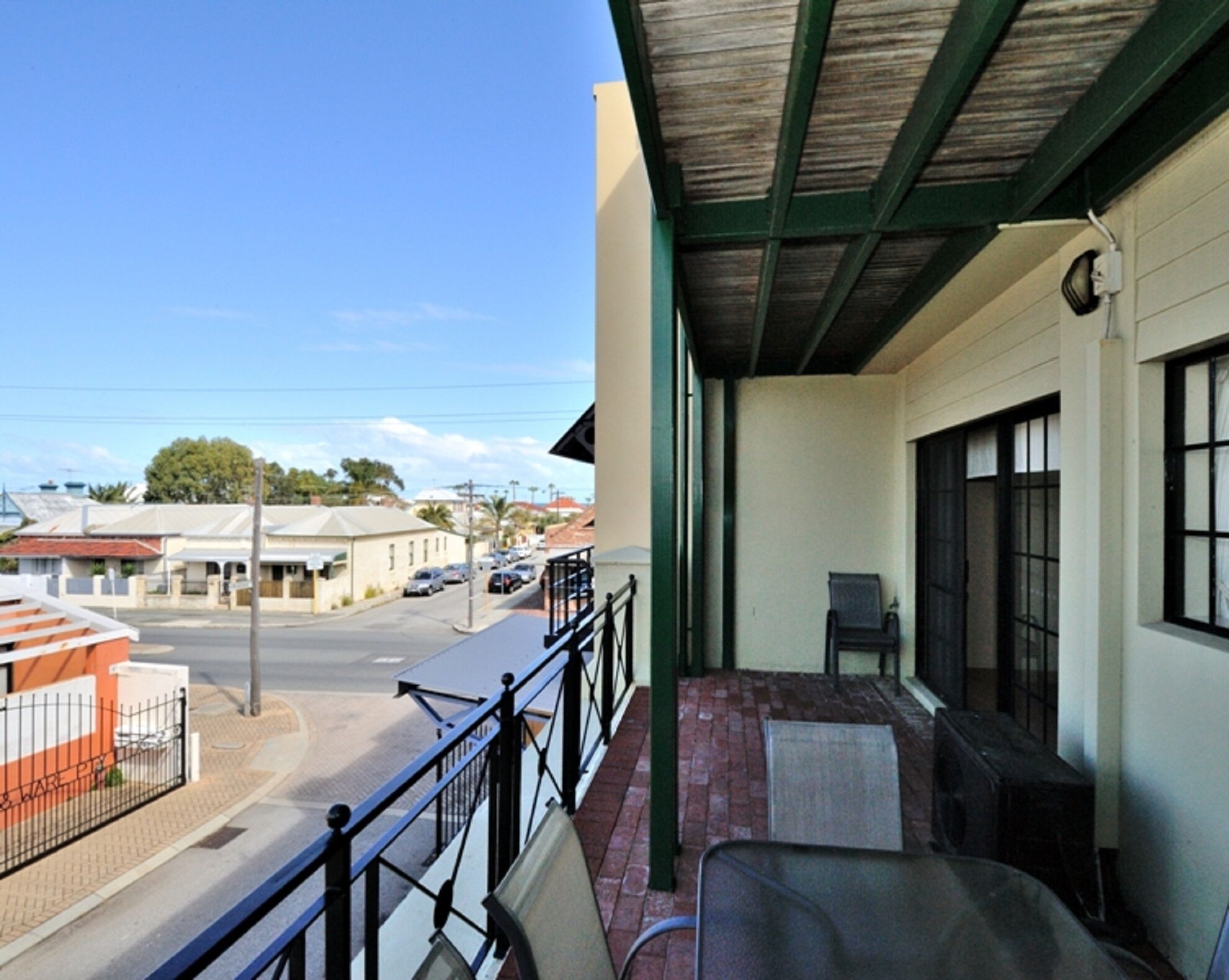 Great value 2 bedroom apartment in the heart of South Fremantle — image 27