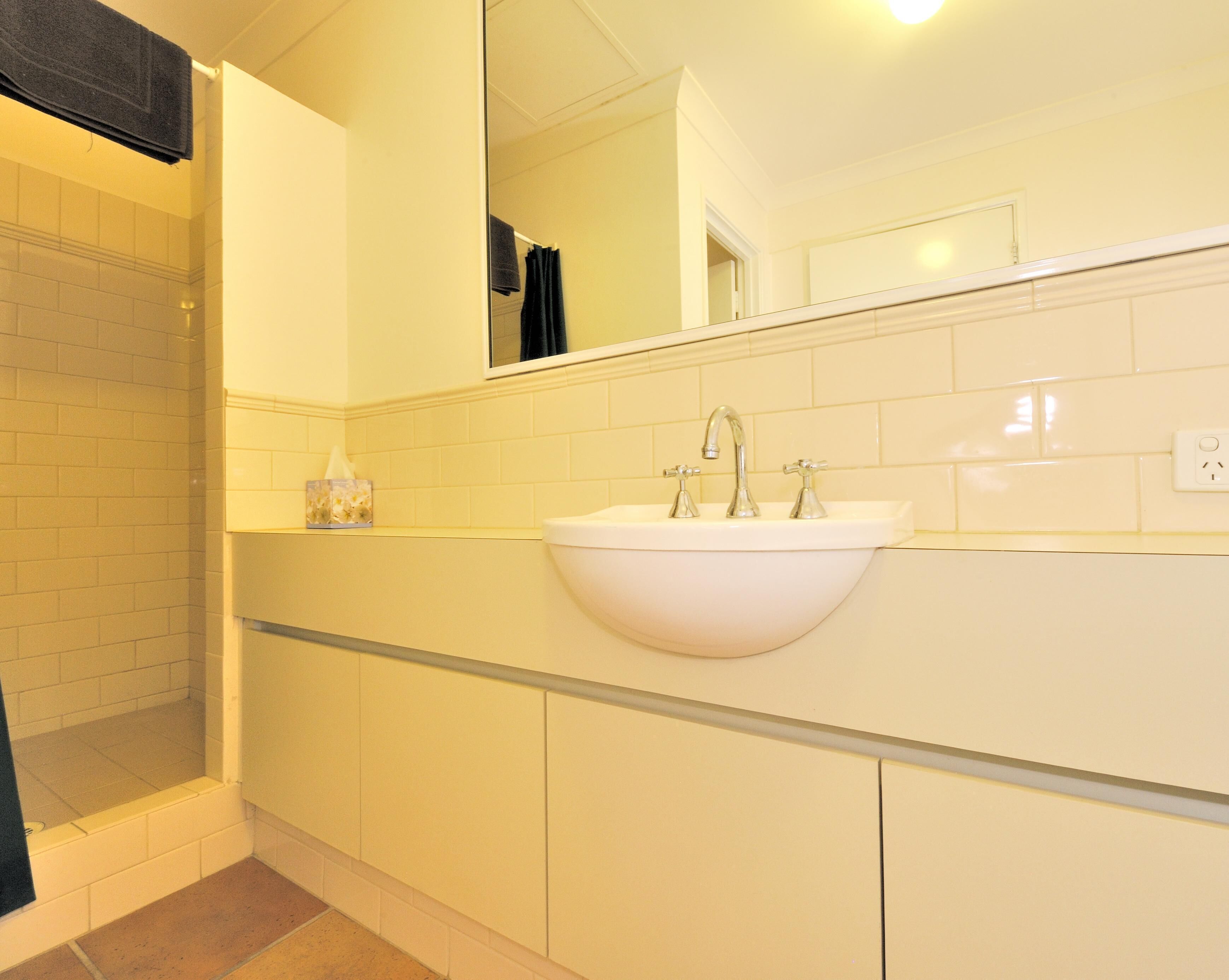 Great value 2 bedroom apartment in the heart of South Fremantle — image 8