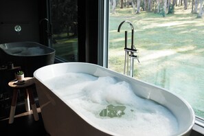 Luxury ensuite with views - Nine Steps - private estate on 29 acres with stunning views of Mount Buffalo (Porepunkah)