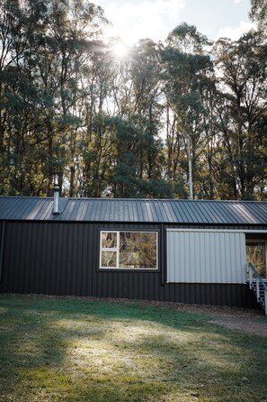 Nine Steps, nestled in the 29 acre grounds - Nine Steps - private estate on 29 acres with stunning views of Mount Buffalo (Porepunkah)