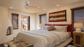 3 quartos, ferros/tábuas de passar roupa, berço de viagem