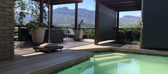 4 beds 3 baths with pool,the heart of the Cape Winelands 4 bedrooms 3 bathroom