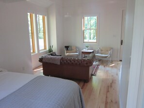 1 bedroom, iron/ironing board, free WiFi, bed sheets - Renew@Coniferidge ... Located in a beautiful wooded setting. (Charlottesville)