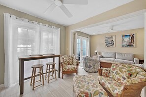 Fernseher, Stereoanlage