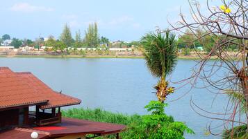 Family Room with Balcony | Vista desde la habitación
