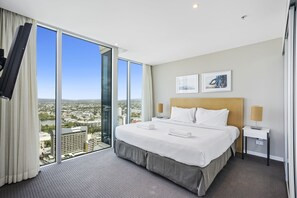 2 bedrooms, iron/ironing board, Internet, bed sheets - A stunning apartment, Apartment 24104 offers best in class luxury & features (Surfers Paradise)