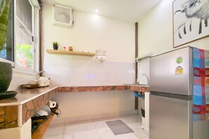 Family House, 2 Bedrooms, Garden View | Private kitchen | Electric kettle - Beach Jungle Koh Chang (Ko Chang)