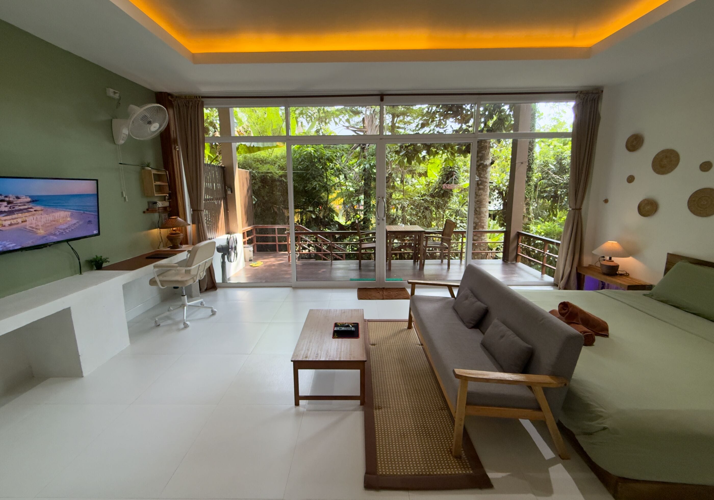 Superior Bungalow - Large Garden View (Ensuite) | Soundproofing, free WiFi, bed sheets