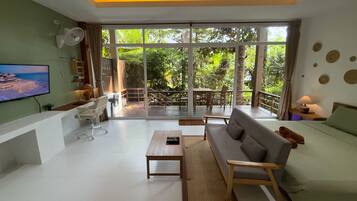 Superior Bungalow - Large Garden View (Ensuite) | Soundproofing, free WiFi, bed sheets