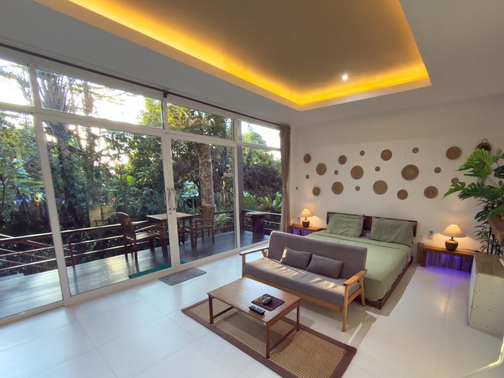 Superior Bungalow - Large Garden View (Ensuite) | Living area