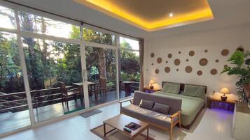 Superior Bungalow - Large Garden View (Ensuite) | Living area
