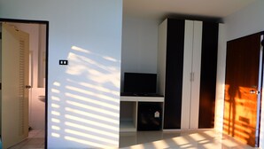Standard Double Room  | 객실 내 편의 시설/서비스