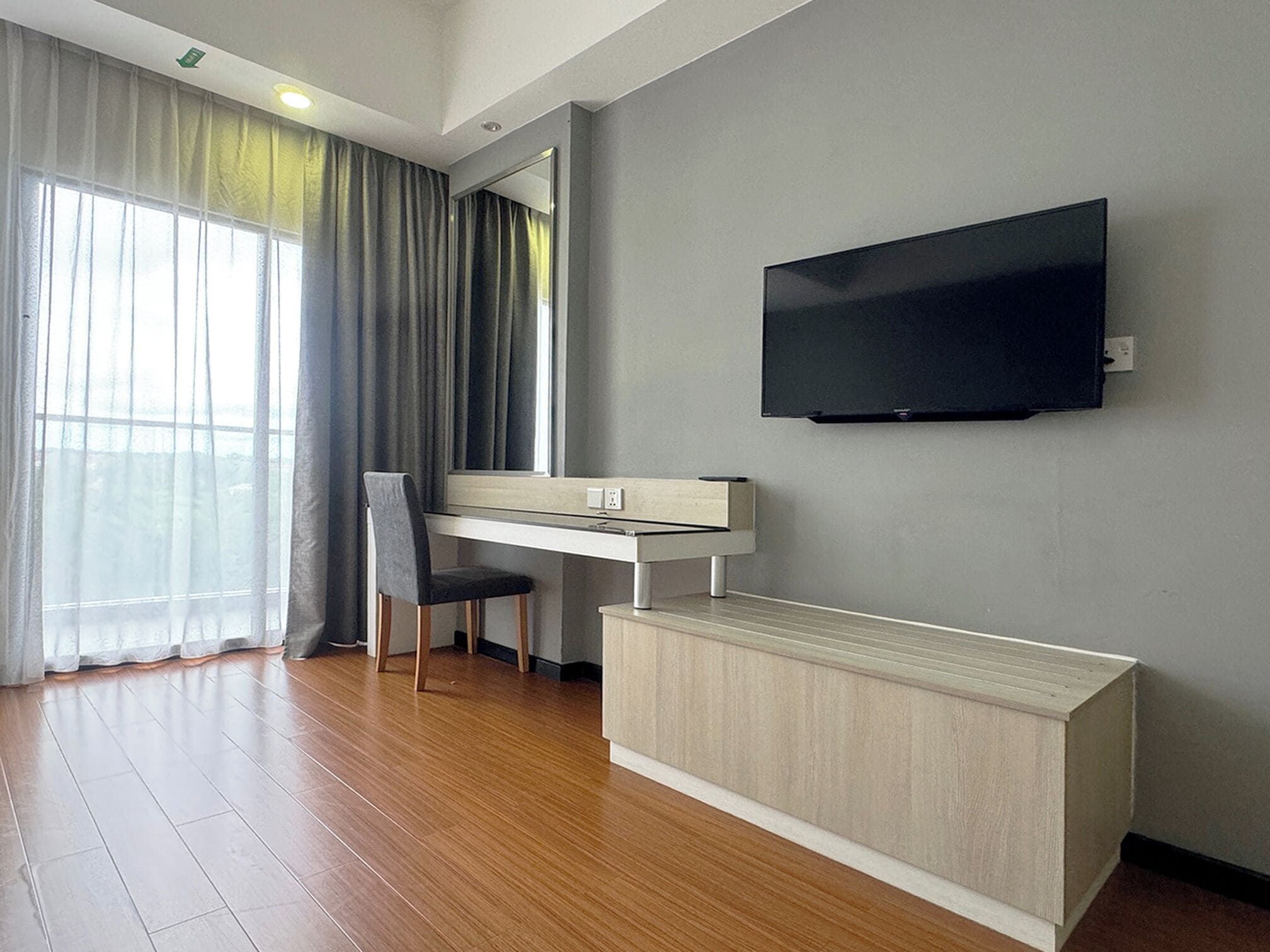 In-room safe, desk, iron/ironing board, free WiFi