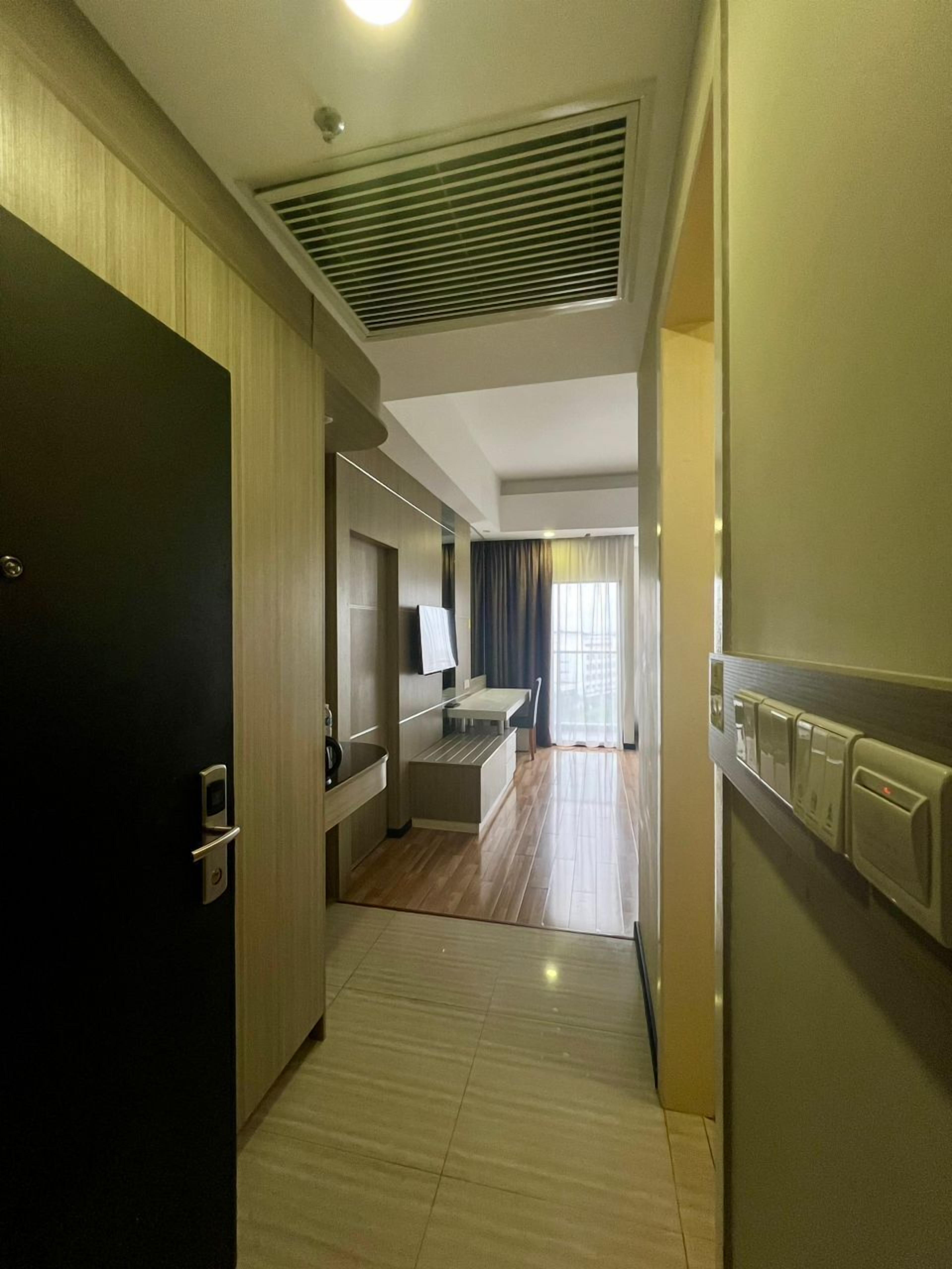 in-room safe, desk, iron/ironing board, free wifi