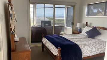 4 bedrooms, iron/ironing board, travel cot, free WiFi
