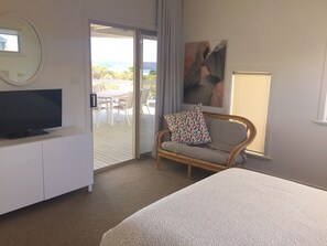 4 habitaciones, tabla de planchar con plancha y cuna de viaje 