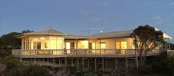 Lusso 4 camere da letto 4 bagni enorme ponte con vista eccezionale sulla spiaggia WiFi gratuito