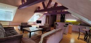 Loft Familial, 2 chambres, vue ville | Coin séjour
