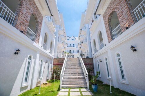 ダラット ドゥ シャルム ヴィラージュ