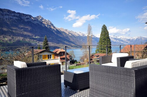 Spectacular Lake Views.   Fully equipped for your holiday needs. Sleeps 5