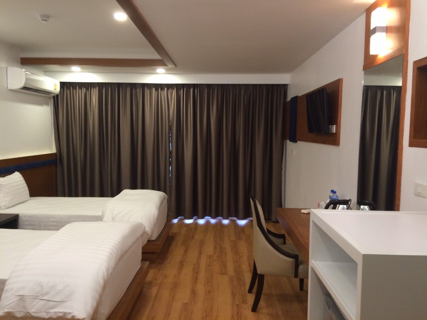 In-room safe, individually decorated, individually furnished, desk