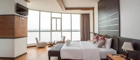 Caja fuerte, decoración individual, mobiliario individual y escritorio