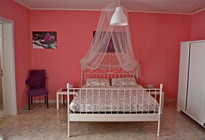 2 Schlafzimmer, Bügeleisen/Bügelbrett, WLAN, Bettwäsche