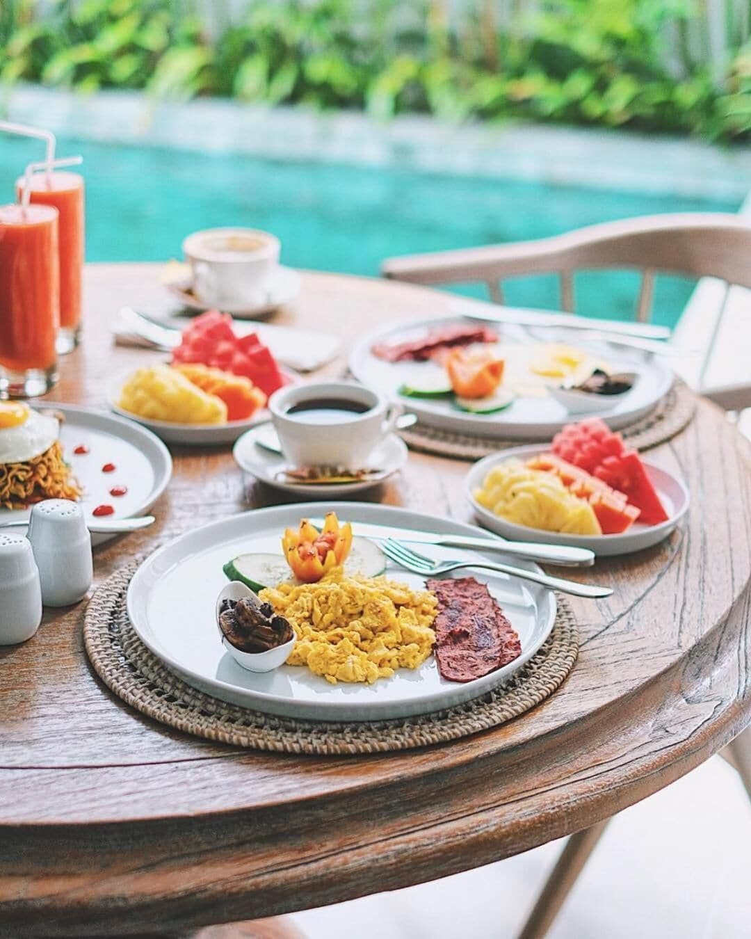 Daily cooked-to-order breakfast (IDR 125000 per person)