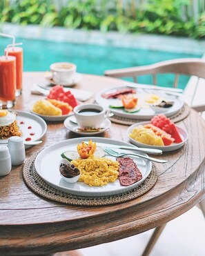 Daily cooked-to-order breakfast (IDR 125000 per person) - Casamaya Villa (Legian)