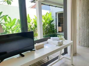 Minibar, in-room safe, desk, laptop workspace