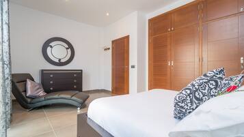 1 slaapkamer, een strijkplank/strijkijzer, gratis wifi, beddengoed