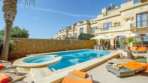 Pool - Tfiefa The Holiday Home (L-Għasri)