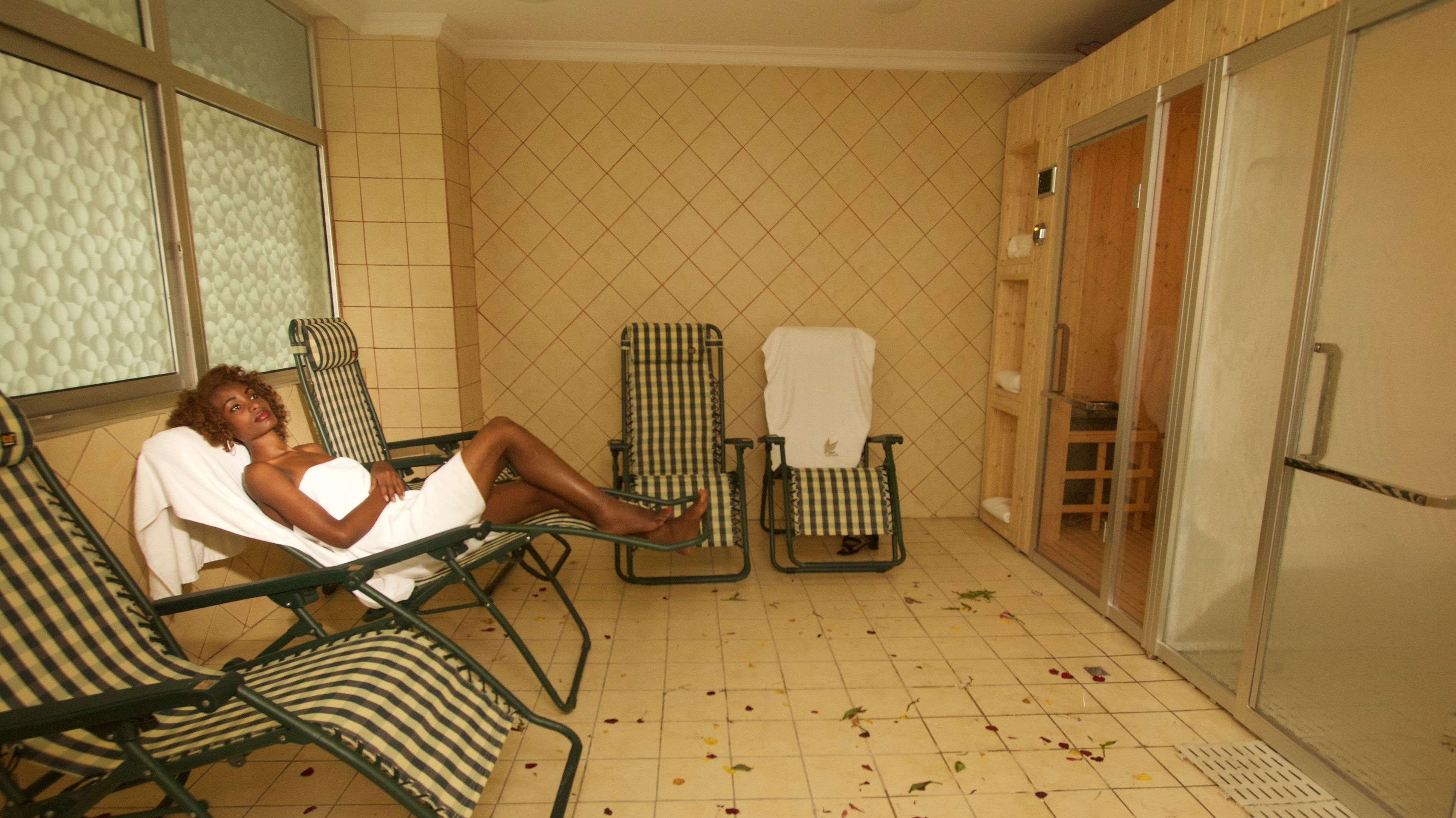 Tratamientos corporales, envolturas corporales, manicura y pedicura