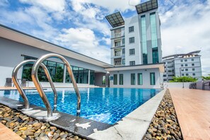 Outdoor pool - The Isis Stay in Korat (Nakhon Ratchasima)