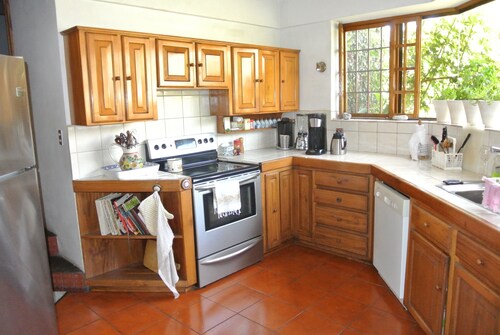 Beautiful and cozy house in Escazú, ideal for medical treatment stays in CR