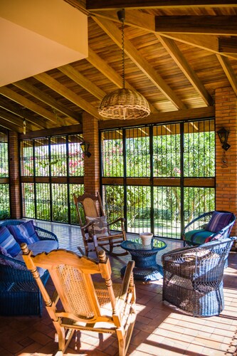 Beautiful and cozy house in Escazú, ideal for medical treatment stays in CR