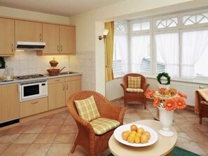 Kühlschrank, Mikrowelle, Geschirrspüler