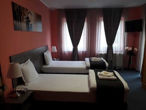 Double Room | Free WiFi, bed sheets - Simona Hotel Frankfurt Airport (Hofheim am Taunus)